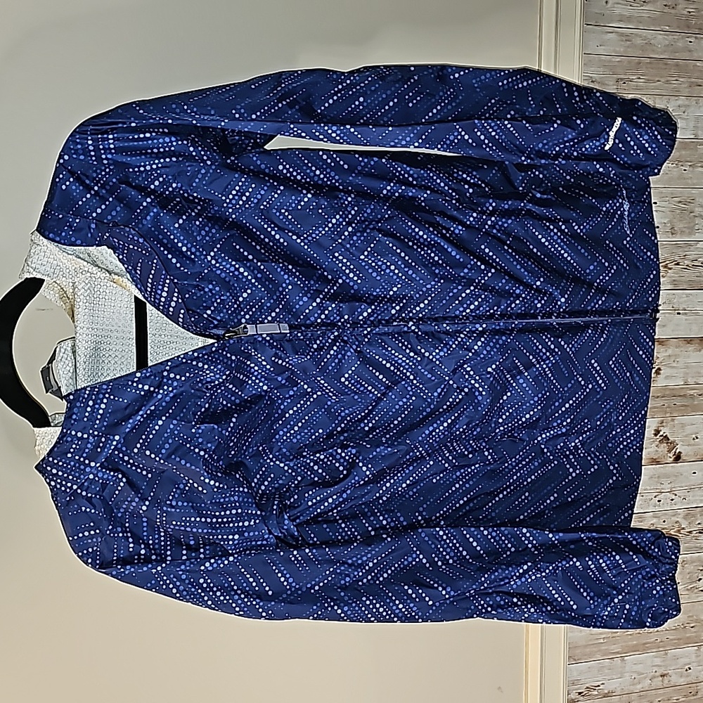 Q2🔹️Eddie Bauer Navy Rain Jacket